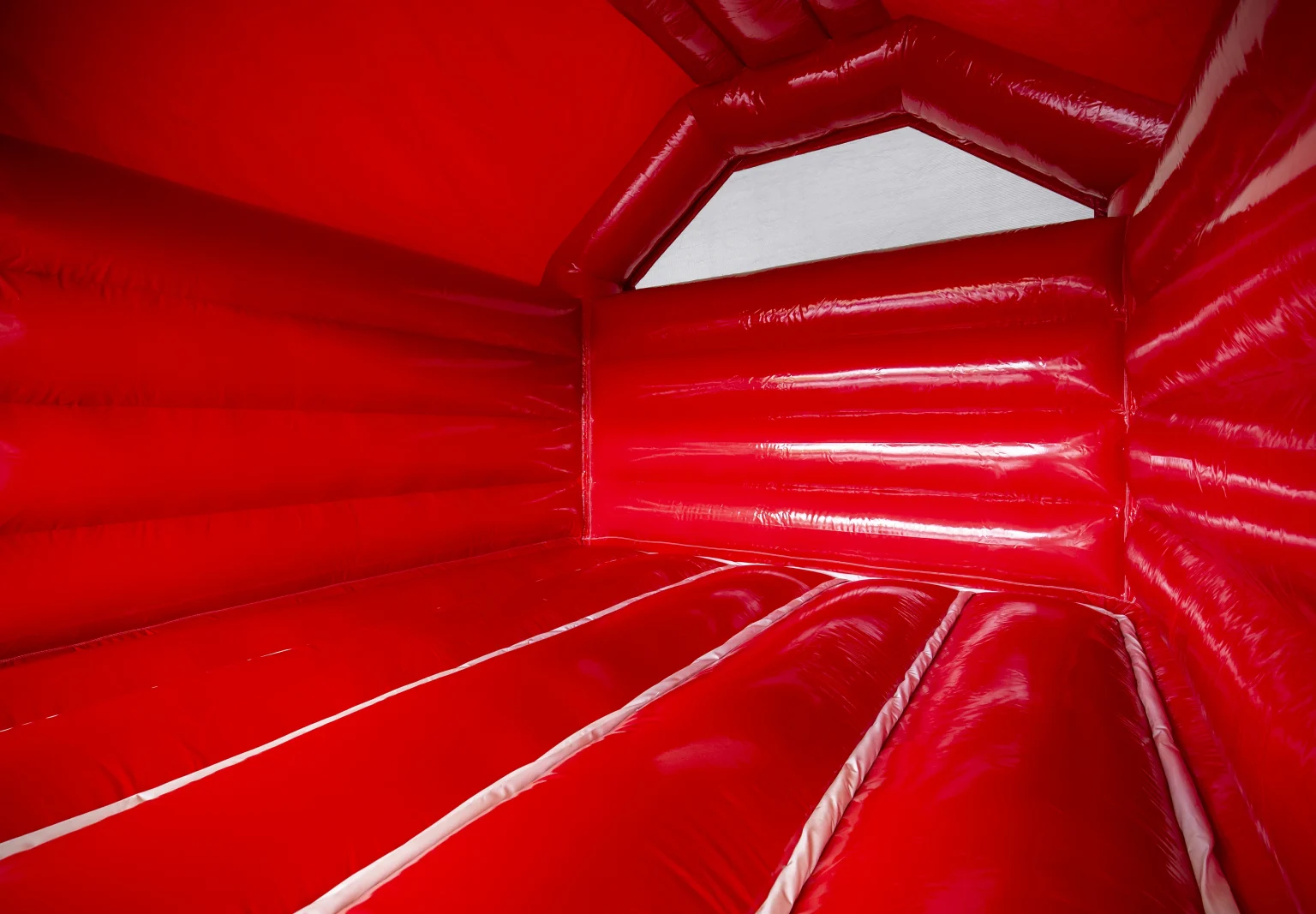 Hüpfburg Größe L ‚Feuerwehr‘ auf Usedom – Ideal für Feuerwehr-Events und Kindergeburtstagsfeiern mit Platz für bis zu 10 Personen.